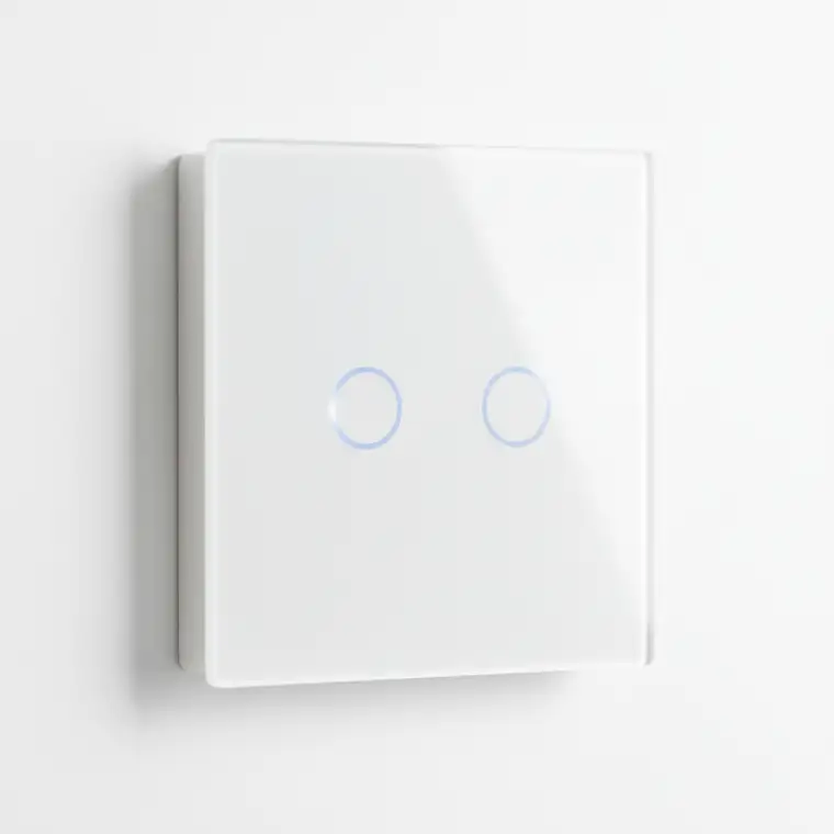 Schemat inteligentnego włącznika światła w małym mieszkaniu z cienkimi ścianami, pokazujący puszkę, moduł dopuszkowy i cienką ścianę z ograniczoną głębokością, co ilustruje wyzwania montażu